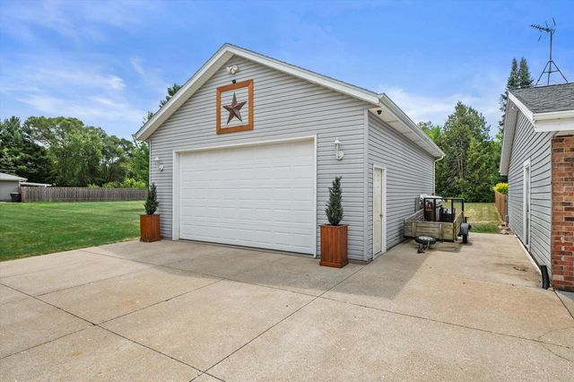 S79W31491 Green Meadow DRIVE, Mukwonago, WI 53149