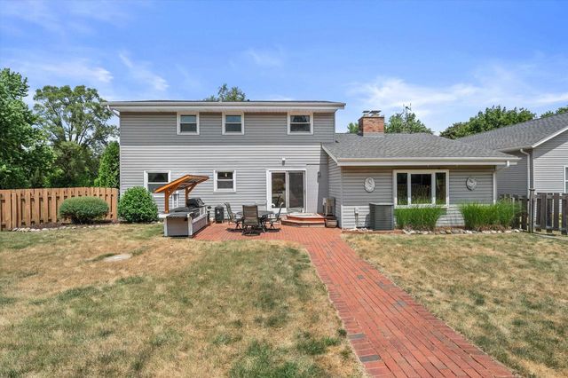 S79W31491 Green Meadow DRIVE, Mukwonago, WI 53149