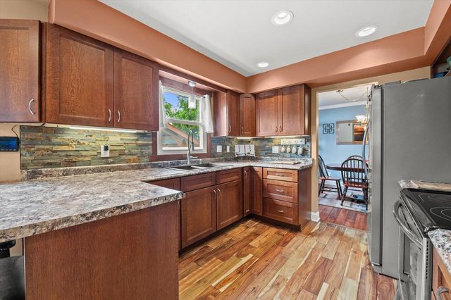 S79W31491 Green Meadow DRIVE, Mukwonago, WI 53149