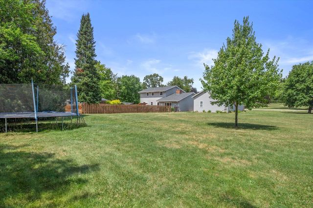 S79W31491 Green Meadow DRIVE, Mukwonago, WI 53149