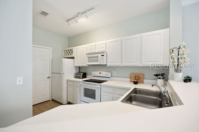 4 Indigo Run Dr Apt 2311, Hilton Head Island, SC 29926