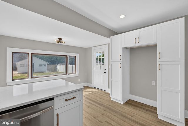 416 E DERRY RD, Hershey, PA 17033