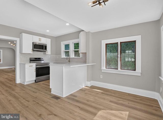 416 E DERRY RD, Hershey, PA 17033