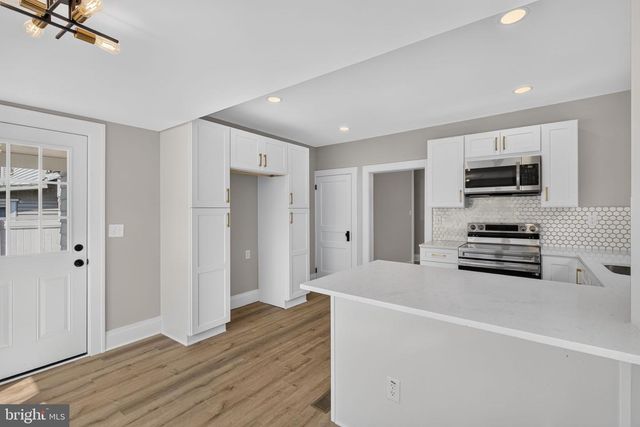 416 E DERRY RD, Hershey, PA 17033