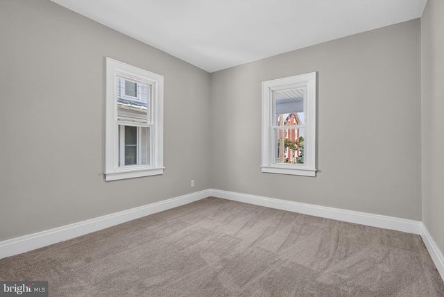 416 E DERRY RD, Hershey, PA 17033
