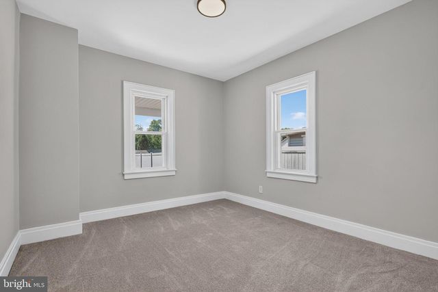 416 E DERRY RD, Hershey, PA 17033