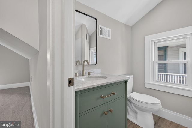 416 E DERRY RD, Hershey, PA 17033