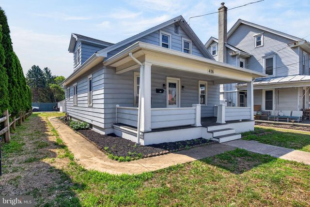 416 E DERRY RD, Hershey, PA 17033