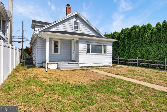 416 E DERRY RD, Hershey, PA 17033