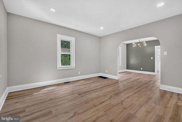 416 E DERRY RD, Hershey, PA 17033