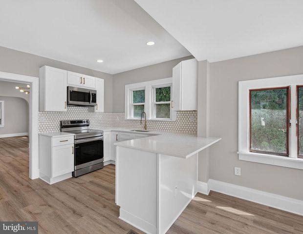 416 E DERRY RD, Hershey, PA 17033