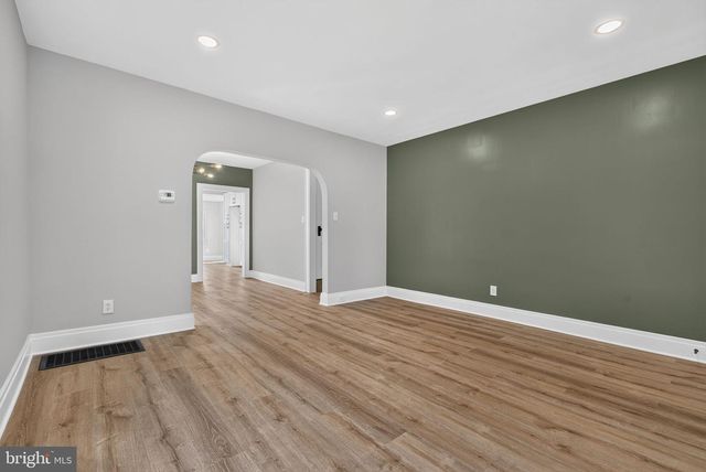 416 E DERRY RD, Hershey, PA 17033