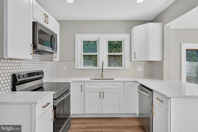 416 E DERRY RD, Hershey, PA 17033