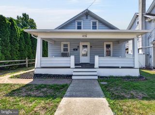 416 E DERRY RD, Hershey, PA 17033