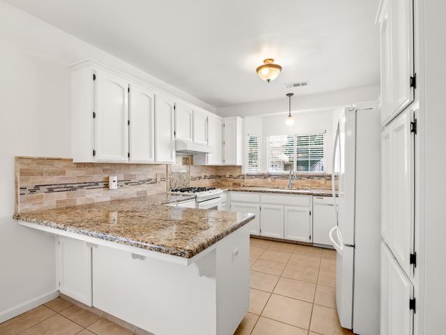 1291 Hillcrest Street, Selma, CA 93662
