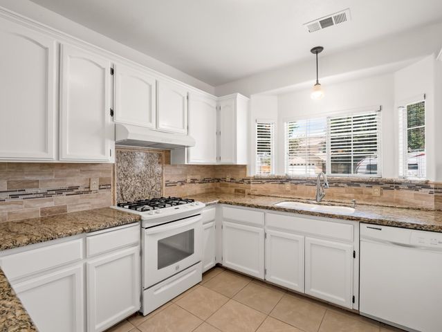 1291 Hillcrest Street, Selma, CA 93662