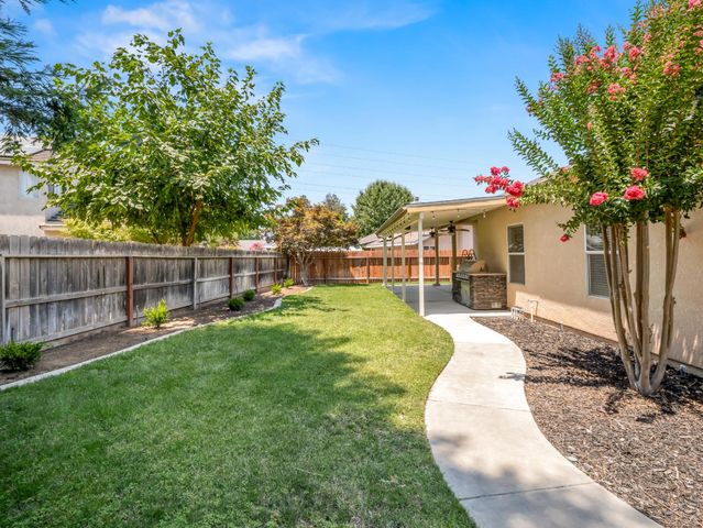 1291 Hillcrest Street, Selma, CA 93662