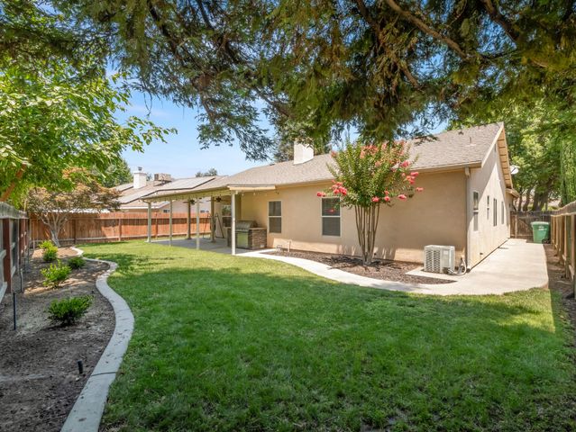 1291 Hillcrest Street, Selma, CA 93662