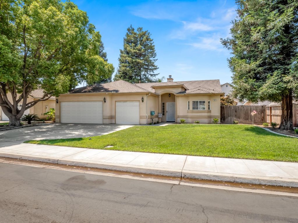 1291 Hillcrest Street, Selma, CA 93662