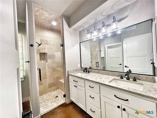 1704 Gruene Vineyard Crossing, New Braunfels, TX 78130