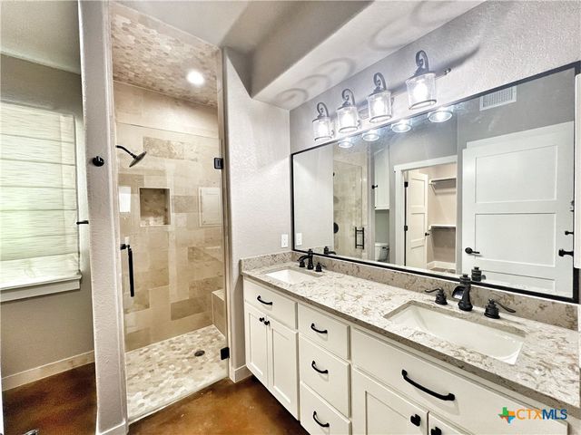 1704 Gruene Vineyard Crossing, New Braunfels, TX 78130