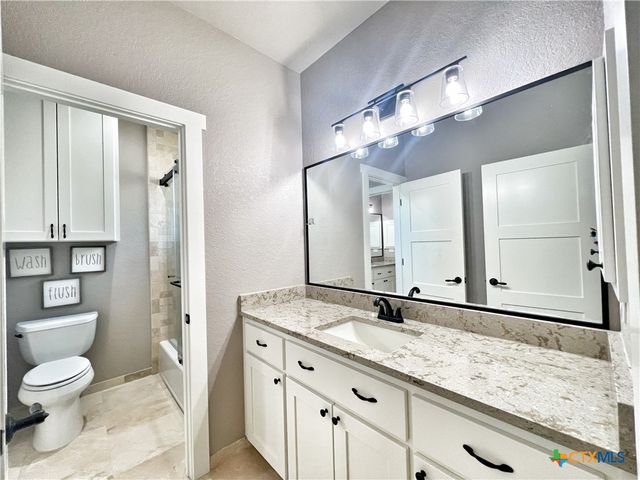 1704 Gruene Vineyard Crossing, New Braunfels, TX 78130
