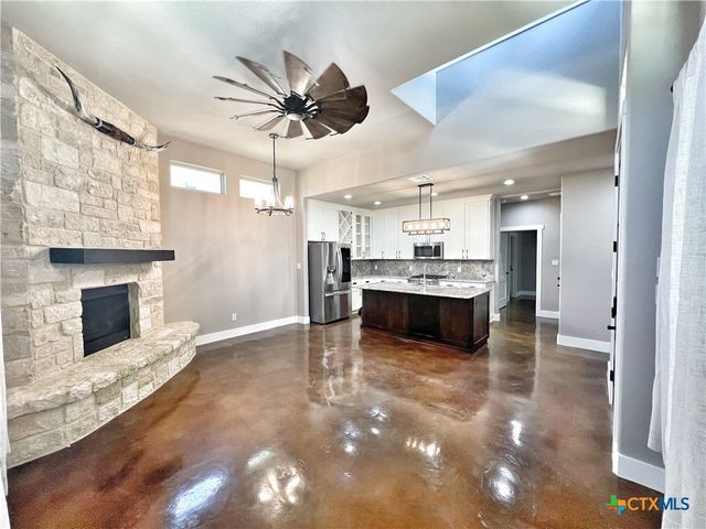 1704 Gruene Vineyard Crossing, New Braunfels, TX 78130