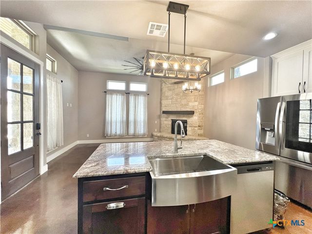 1704 Gruene Vineyard Crossing, New Braunfels, TX 78130
