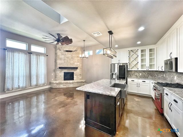 1704 Gruene Vineyard Crossing, New Braunfels, TX 78130
