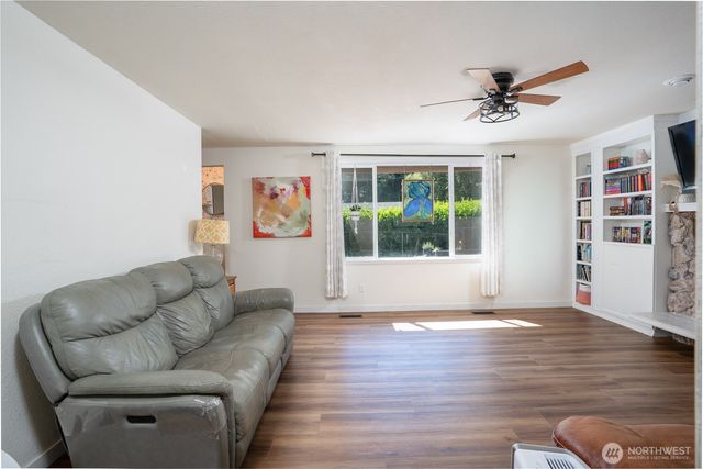 6919 81st Avenue NW, Gig Harbor, WA 98335