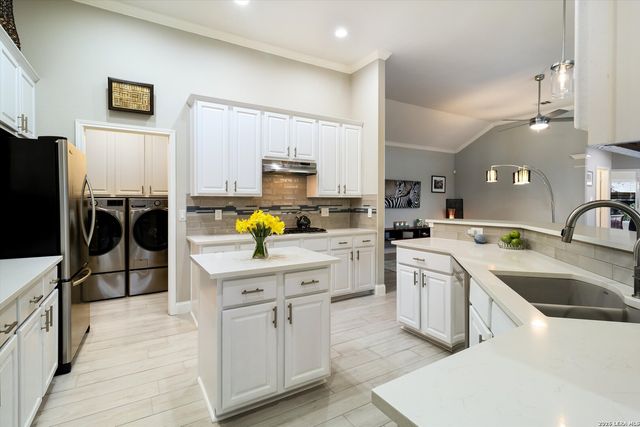 50 Amber Frst, San Antonio, TX 78232