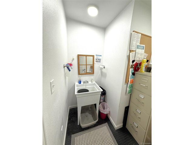 183 E Ave, Limon, CO 80828