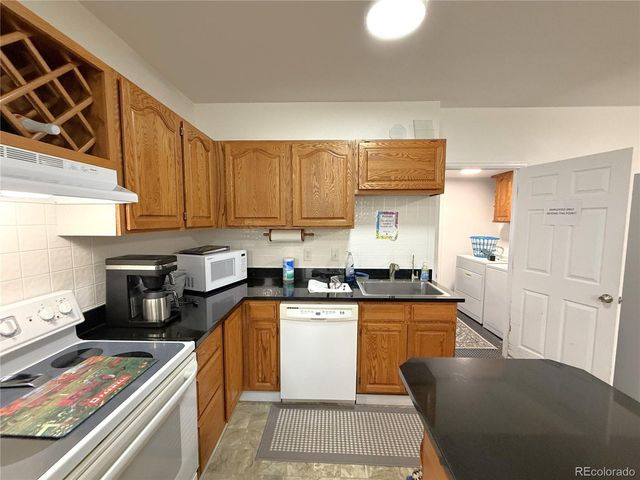 183 E Ave, Limon, CO 80828