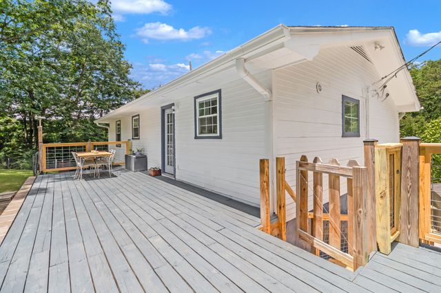 8831 E Ridge Road, Soddy Daisy, TN 37379