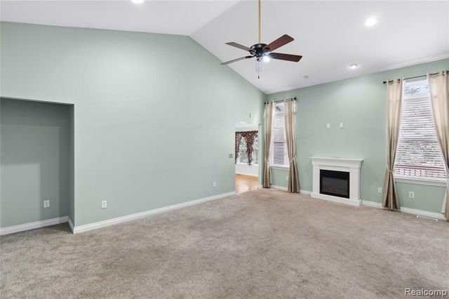 1130 Creekside Court, Burton, MI 48509