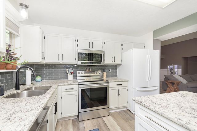 6493 Hunters Green Circle, Indianapolis, IN 46278