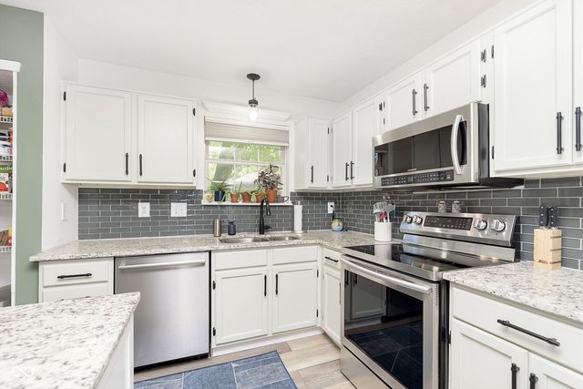 6493 Hunters Green Circle, Indianapolis, IN 46278