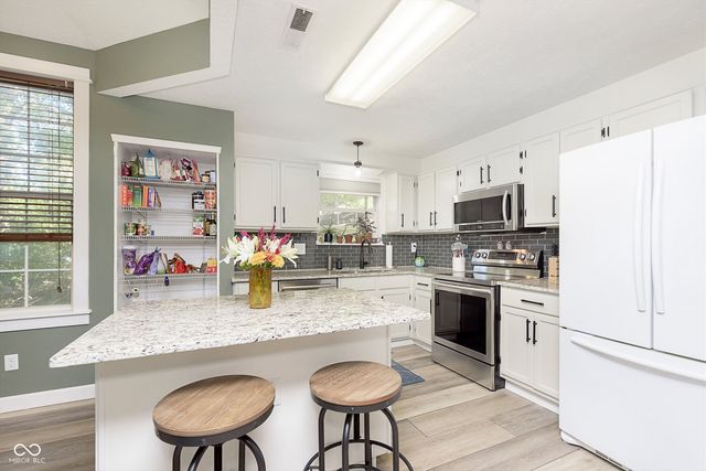 6493 Hunters Green Circle, Indianapolis, IN 46278