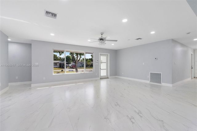 4725 NW 5th Ct, Plantation, FL 33317