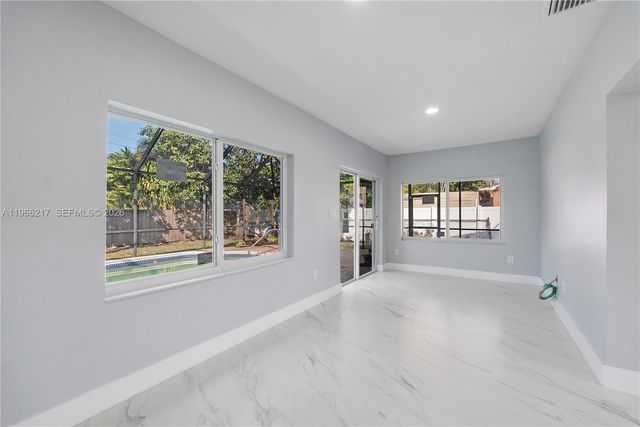 4725 NW 5th Ct, Plantation, FL 33317