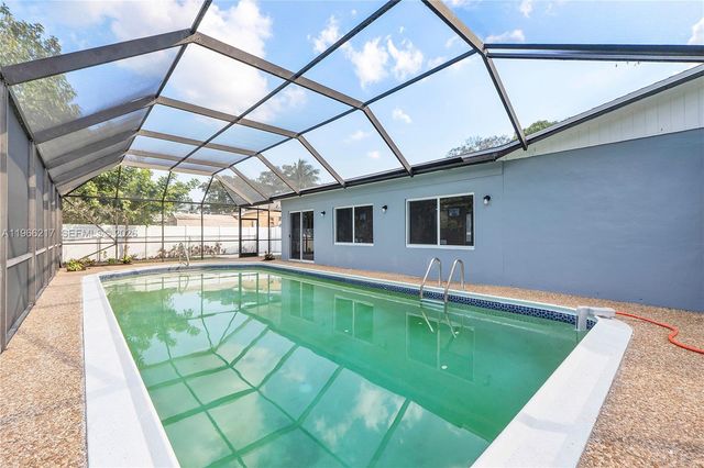 4725 NW 5th Ct, Plantation, FL 33317