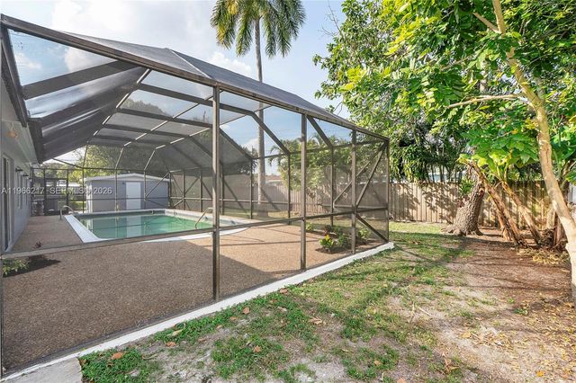 4725 NW 5th Ct, Plantation, FL 33317