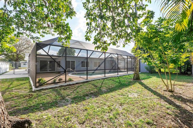 4725 NW 5th Ct, Plantation, FL 33317