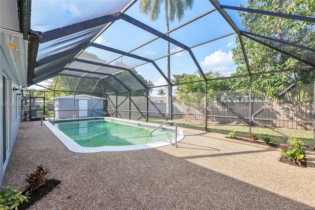 4725 NW 5th Ct, Plantation, FL 33317