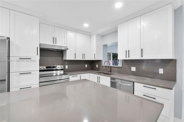 4725 NW 5th Ct, Plantation, FL 33317