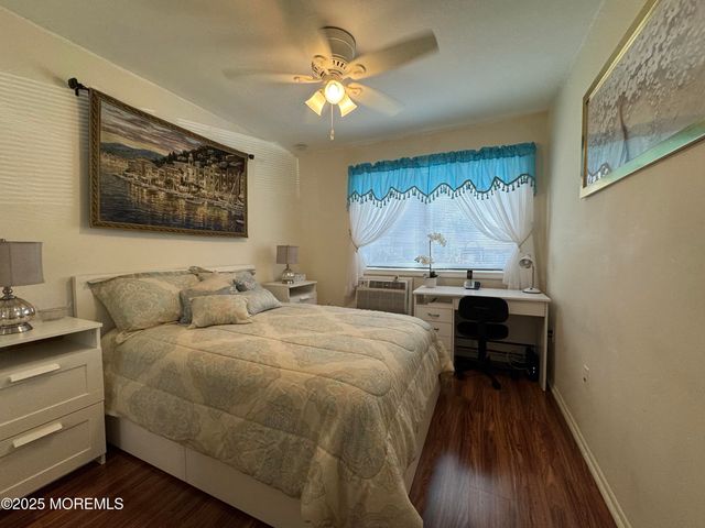 86 Arrowwood Court, B, Manalapan, NJ 07726