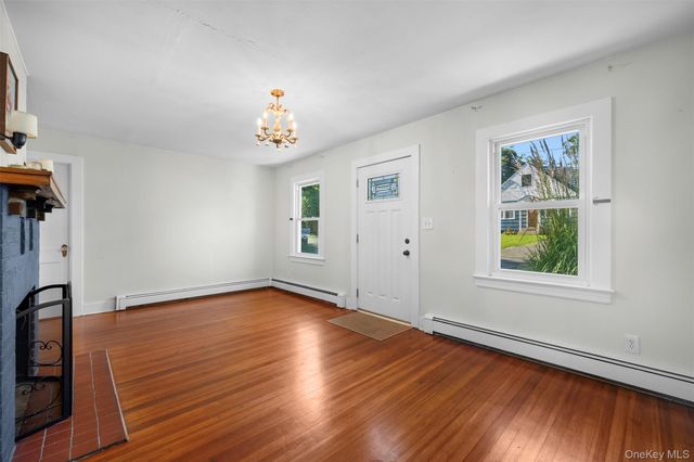 171 Taft Crescent, Centerport, NY 11721