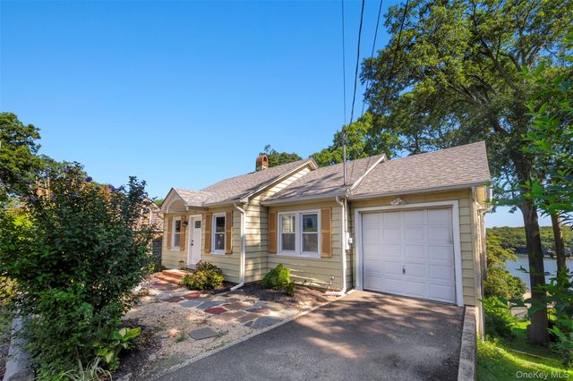 171 Taft Crescent, Centerport, NY 11721