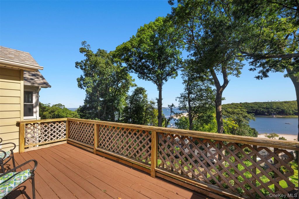 171 Taft Crescent, Centerport, NY 11721