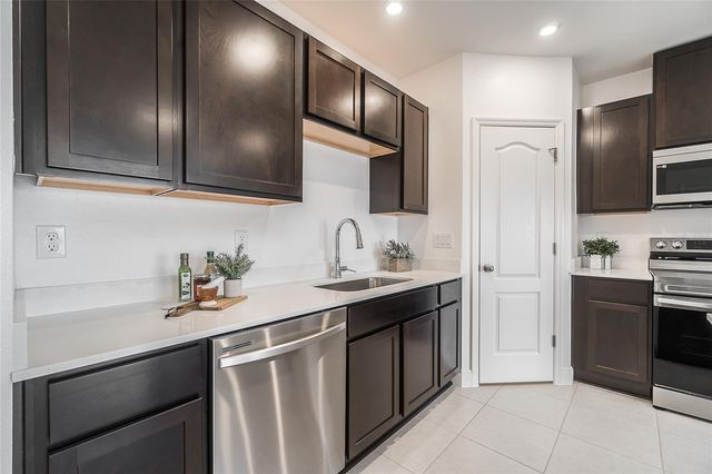 32123 POND APPLE BEND, San Antonio, FL 33576